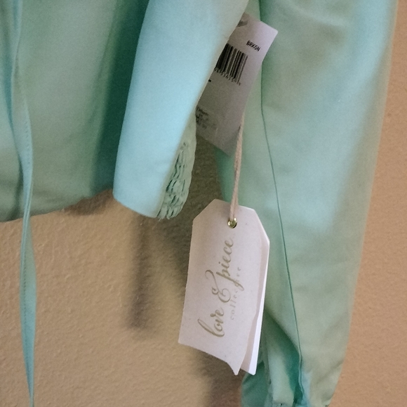 Love & Piece Mint Green Crop Top size L. - Picture 4 of 7